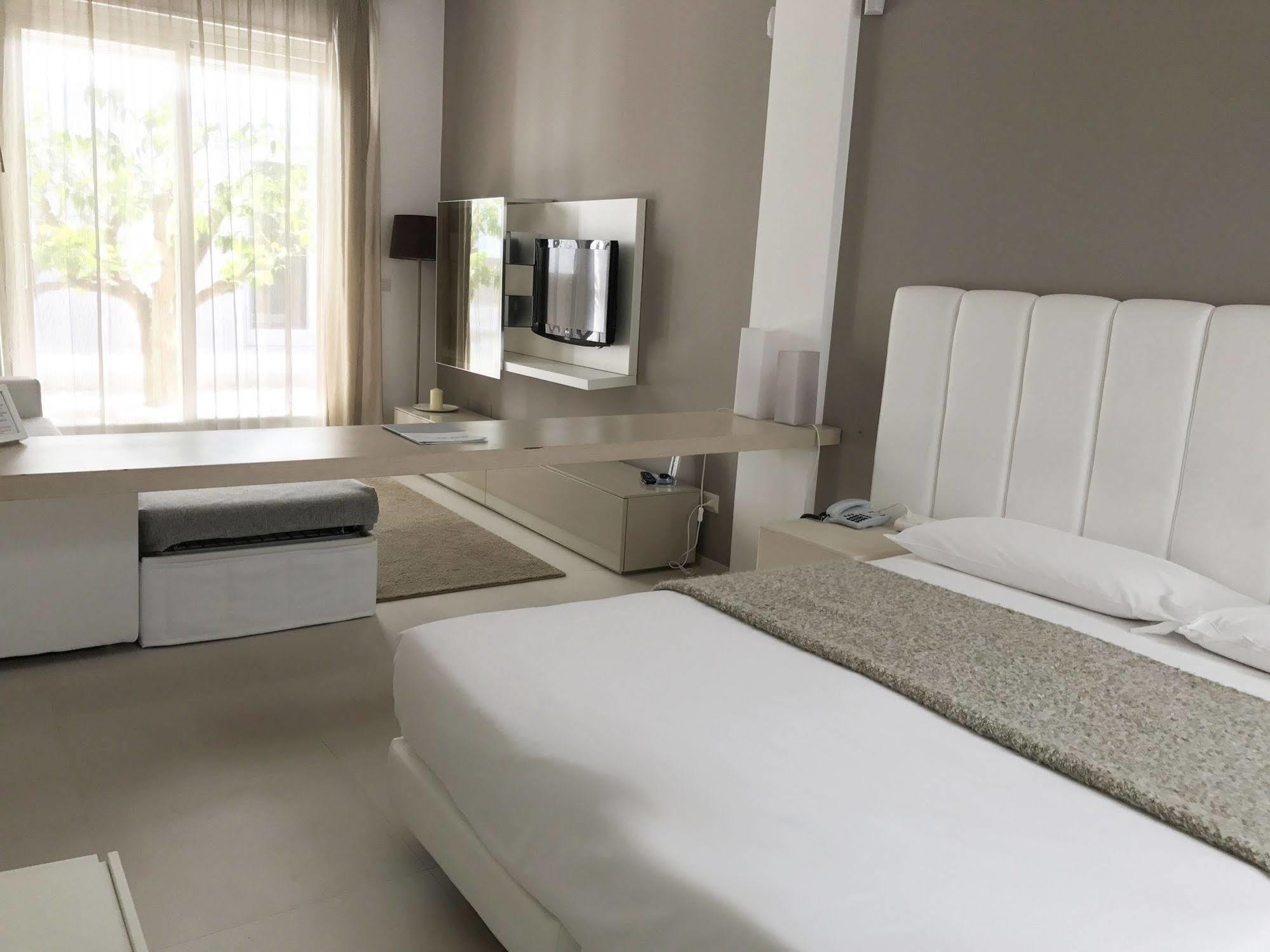 Soglow Business Class Hotel Molfetta Exterior photo